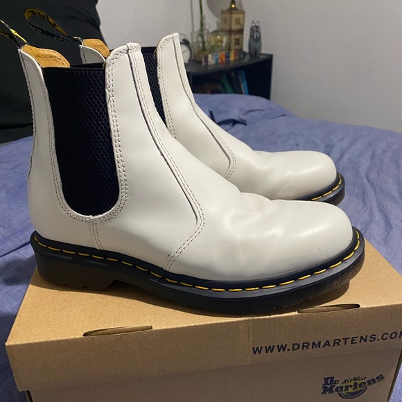 White Dr Martens Chelsea Boot size 8 - Picture 8 of 14